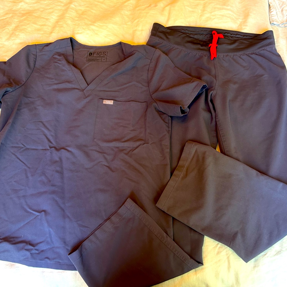 Charcoal Grey Figs Scrub Set